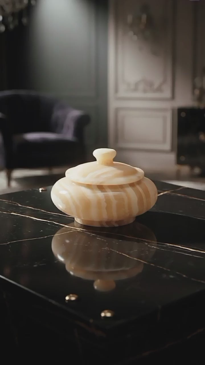 LUXURIOUS EGYPTIAN ONYX JEWELRY BOX
